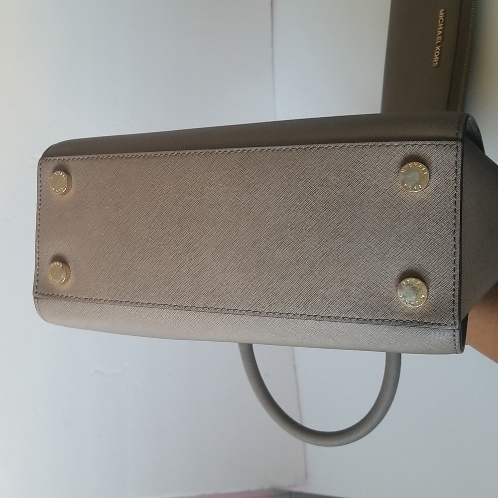 Michael kors bag - Picture 10 of 12